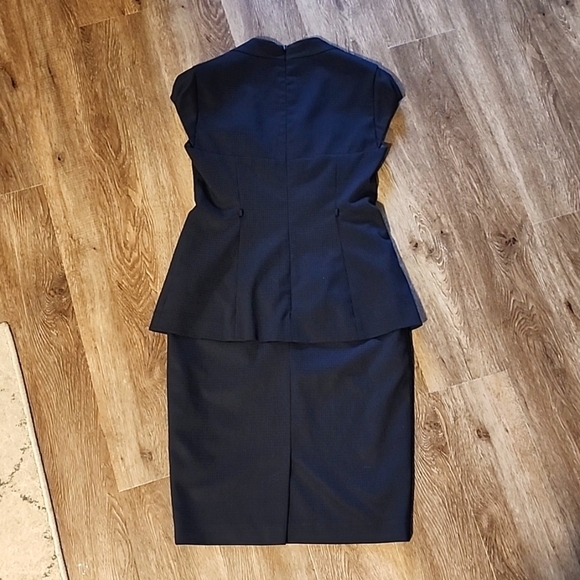 Evan-Picone Size 4 Black Peplum Midi Dress Pleated - Picture 6 of 6